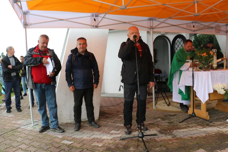 W niedzielę 3 września w ramach akcji „Odkryj Beskid Wyspowy” turyści odkrywali Miejską Górę - zdjęcie 4