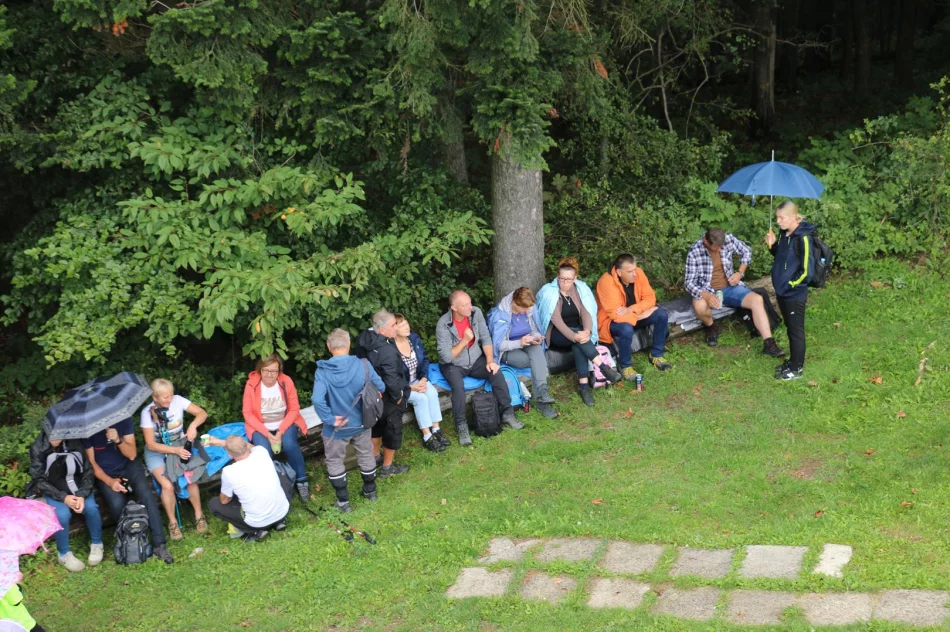 W niedzielę 3 września w ramach akcji „Odkryj Beskid Wyspowy” turyści odkrywali Miejską Górę - zdjęcie 15