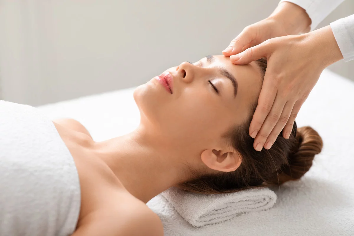 Korzyści z masażu - wpływ masażu na zdrowie, stosowane techniki masażu, które warto sprawdzić i przeciwwskazania
