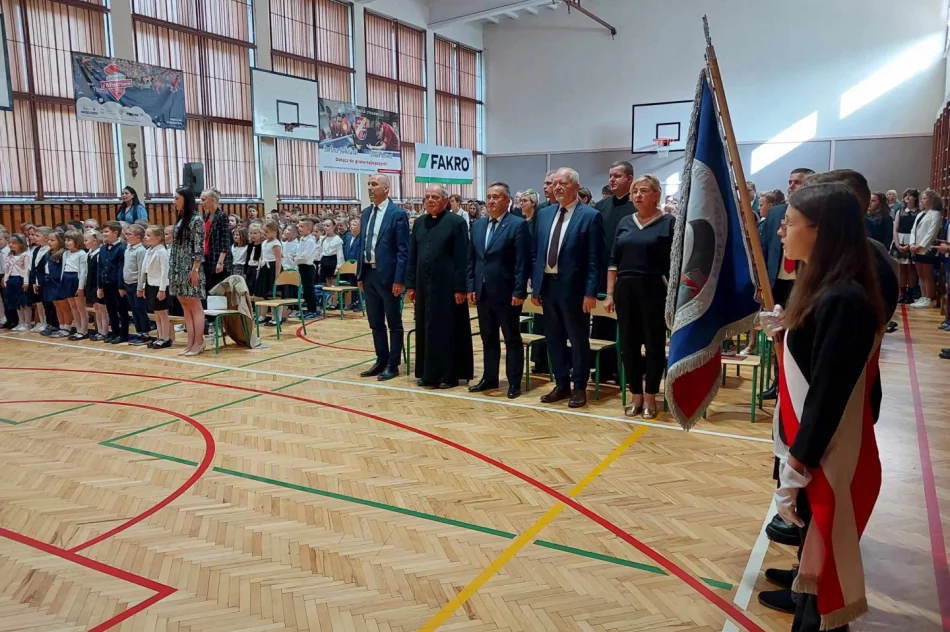 Początek roku szkolnego 2023/2024 w miejskich szkołach - zdjęcie 2
