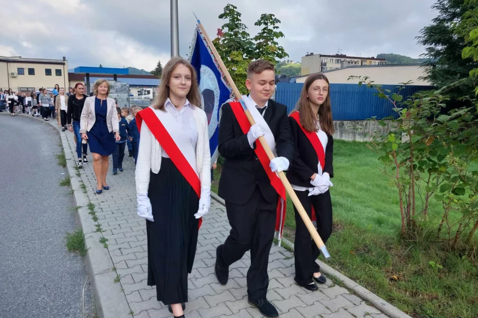 Początek roku szkolnego 2023/2024 w miejskich szkołach - zdjęcie 6