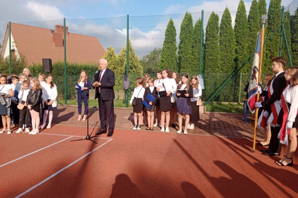 Początek roku szkolnego 2023/2024 w miejskich szkołach - zdjęcie 8