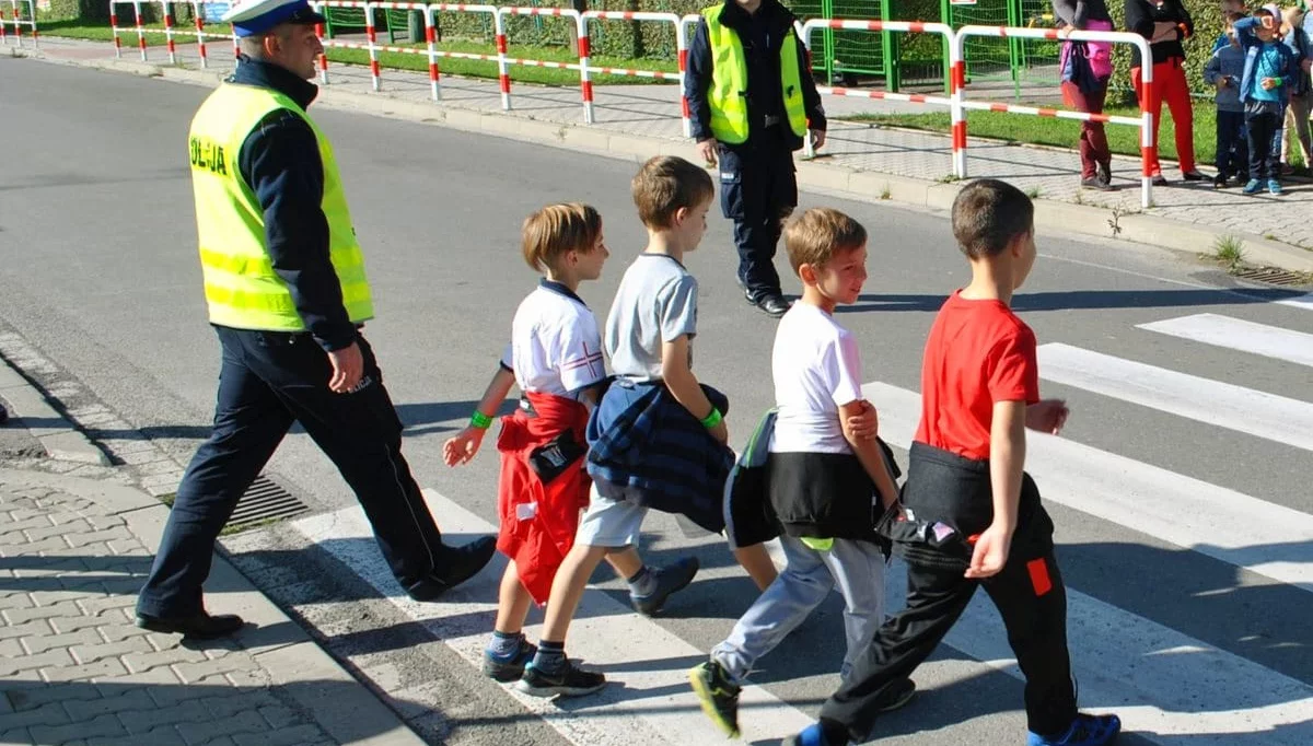 Więcej policyjnych patroli i kontroli m.in. zaparkowanych samochodów