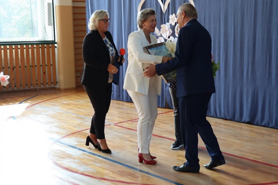 Przez blisko trzy dekady kierował szkołą, teraz odszedł na emeryturę - zdjęcie 5