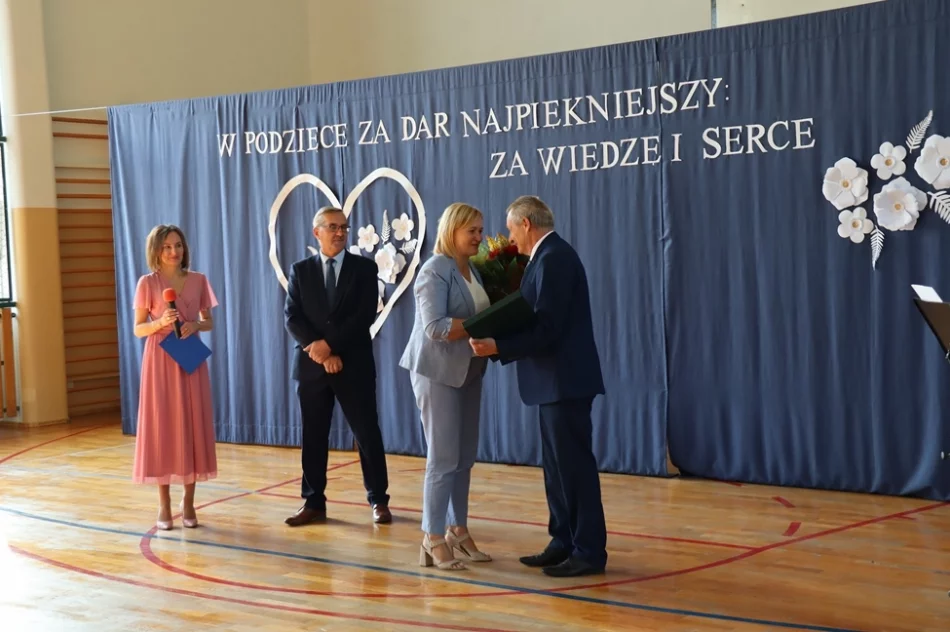 Przez blisko trzy dekady kierował szkołą, teraz odszedł na emeryturę - zdjęcie 17