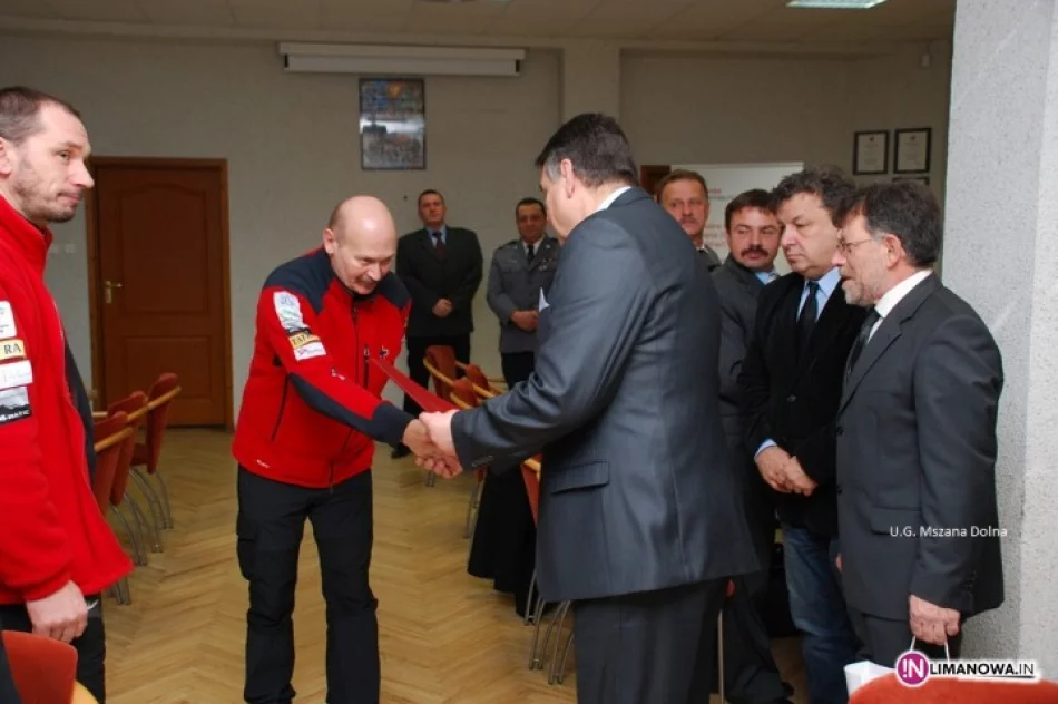 Podziękowania dla policjantów i ratowników - zdjęcie 4