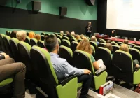 W Limanowskim Domu Kultury odbywa się konferencja pracowników ośrodków pomocy społecznej nt. pracy ze społecznością romską - zdjęcie główne