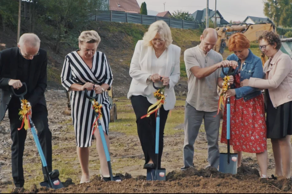 Inwestycja ruszyła - symbolicznie wbito łopaty - zdjęcie 13