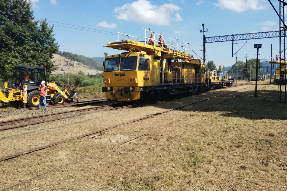 Ruszyła modernizacja kolejnego odcinka „104”. Pociągiem z Limanowej do Nowego Sącza w 2026 roku - zdjęcie 3