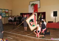 Szkoła otrzymała sztandar - zdjęcie główne