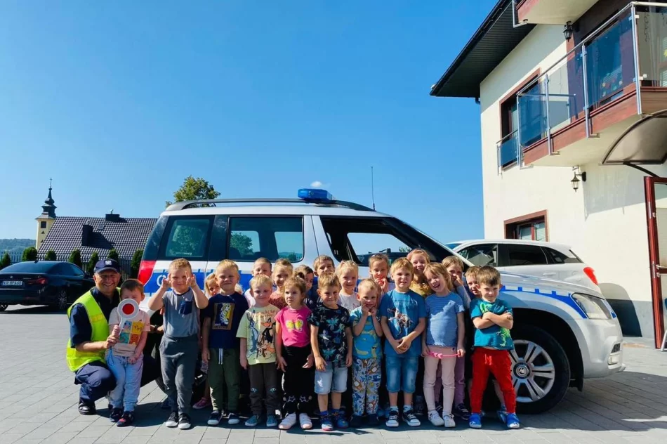 Limanowscy policjanci edukują najmłodszych - zdjęcie 2