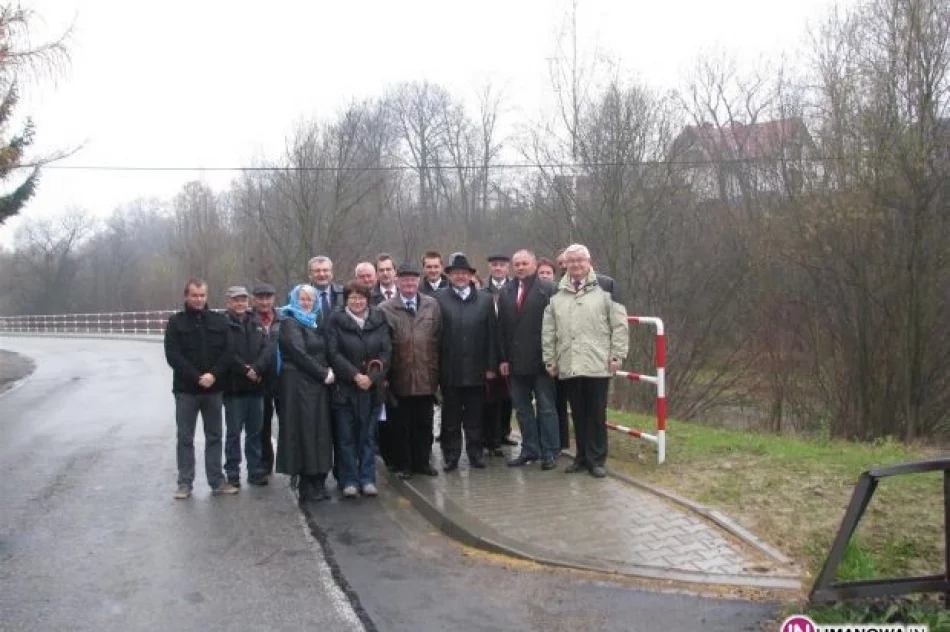 Odebrano budowę chodników - zdjęcie 3