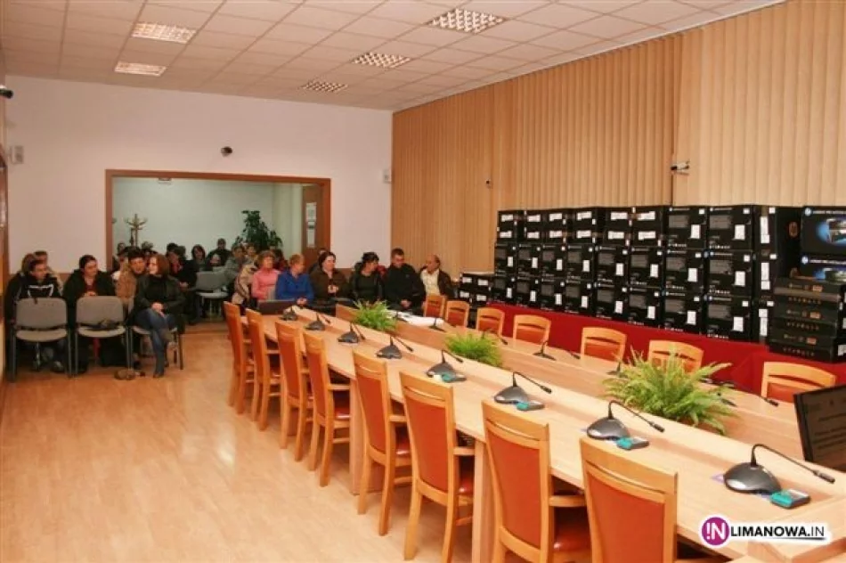 Mieszkańcy otrzymali 40 komputerów - zdjęcie 3