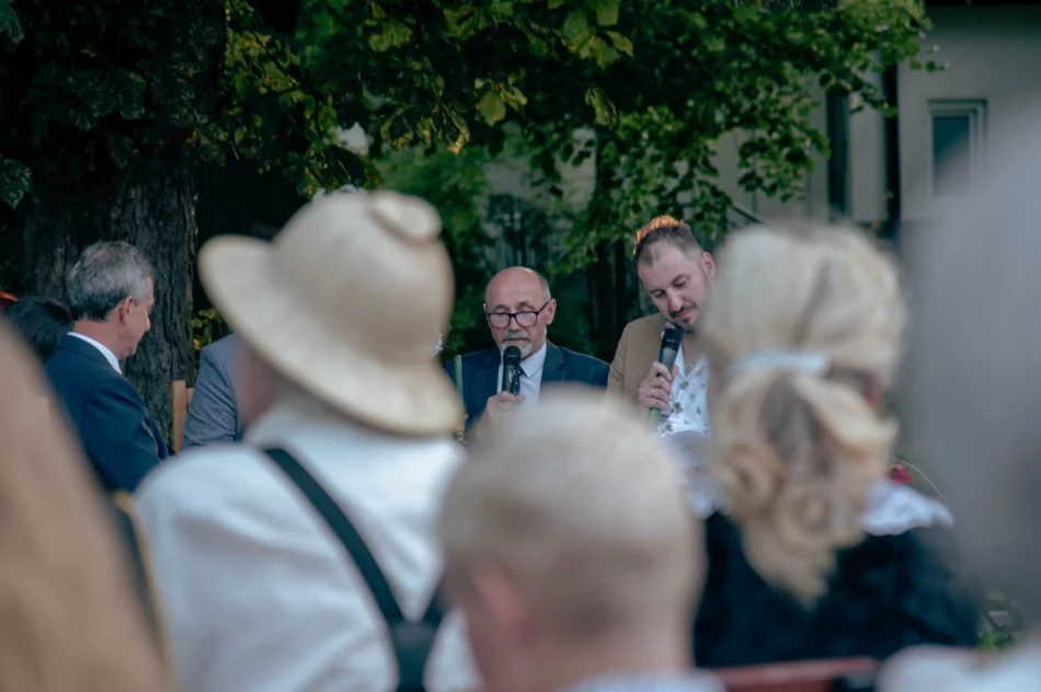 Czytali mieszkańcy, włodarze, ludzie kultury i przedstawiciele służb (ZDJĘCIA) - zdjęcie 8