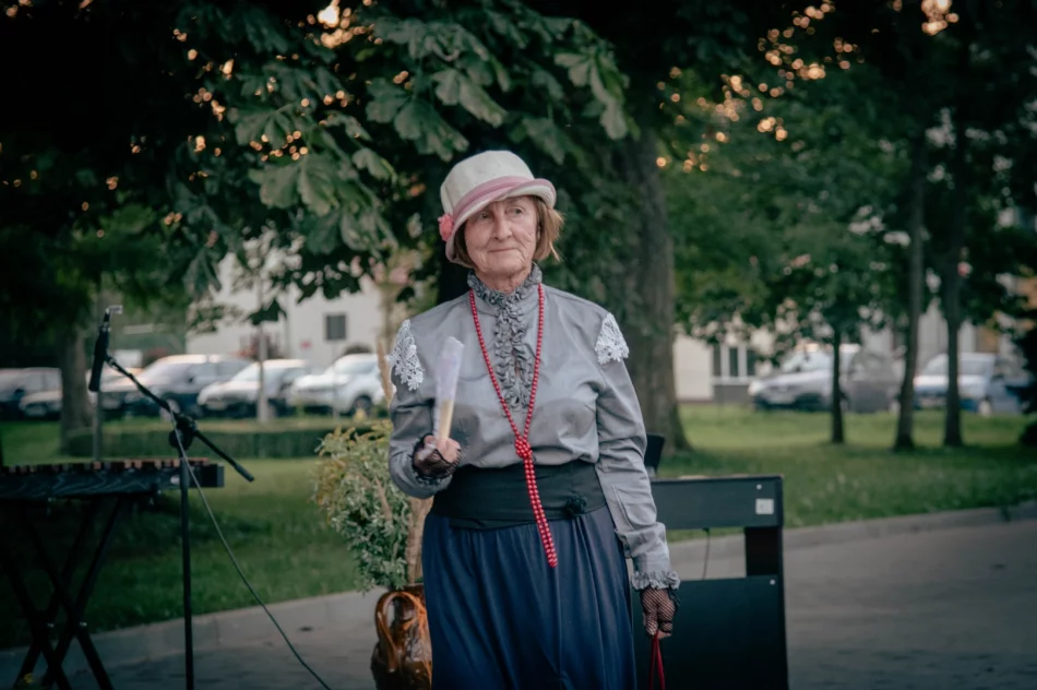 Czytali mieszkańcy, włodarze, ludzie kultury i przedstawiciele służb (ZDJĘCIA) - zdjęcie 15