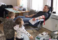 Kolejka chętnych do pomocy - zdjęcie główne