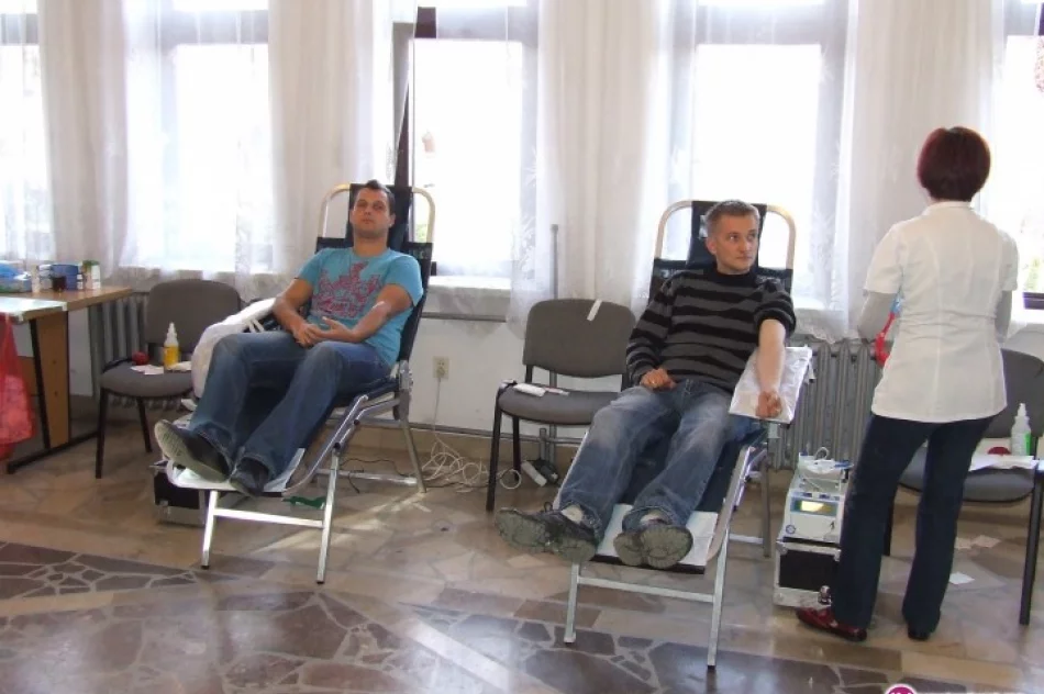 Kolejka chętnych do pomocy - zdjęcie 2