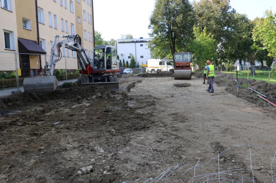 Remontują drogi przy blokach - zdjęcie 2