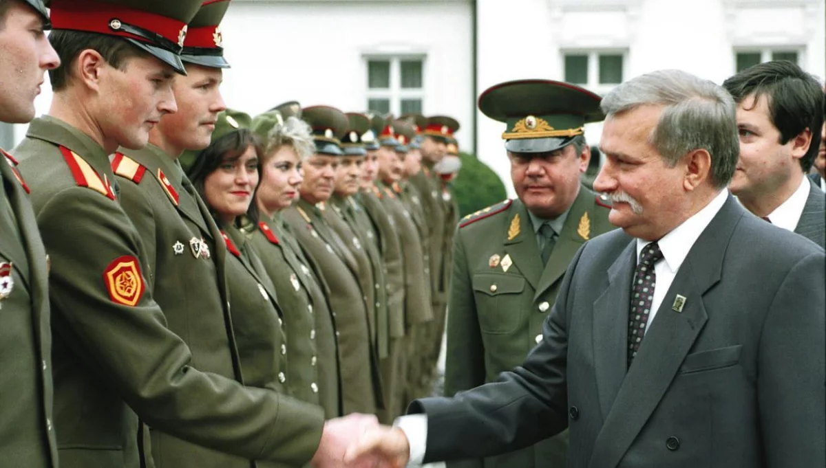 30 lat temu pożegnano ostatnich żołnierzy rosyjskich stacjonujących w Polsce