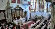 Kard. Dziwisz: papież wpisał się w dzieje kultu cudownej Piety Limanowskiej - zdjęcie 2