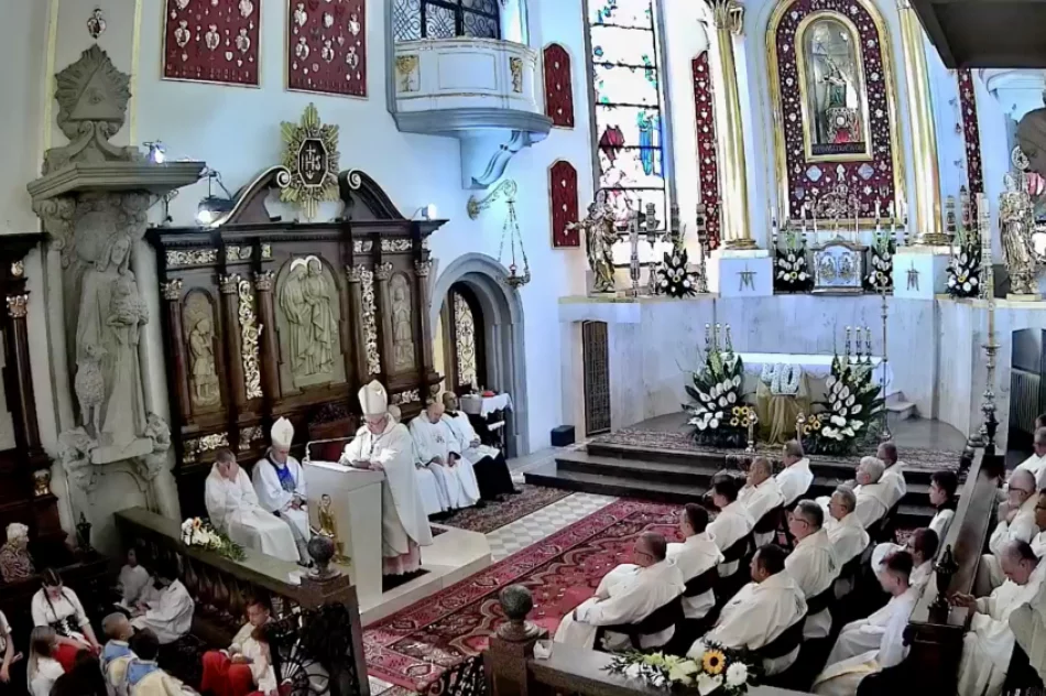 Kard. Dziwisz: papież wpisał się w dzieje kultu cudownej Piety Limanowskiej - zdjęcie 2