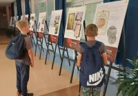 Wystawa ku czci Rodziny Ulmów w Zespole Szkolno-Przedszkolnym nr 4 - zdjęcie główne
