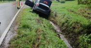 Audi uderzyło w przepust, kierowca w szpitalu - zdjęcie 2