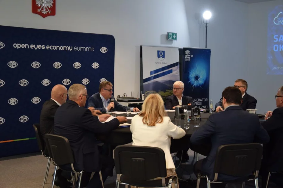 Odbył się "samorządowy okrągły stół" - zdjęcie 9
