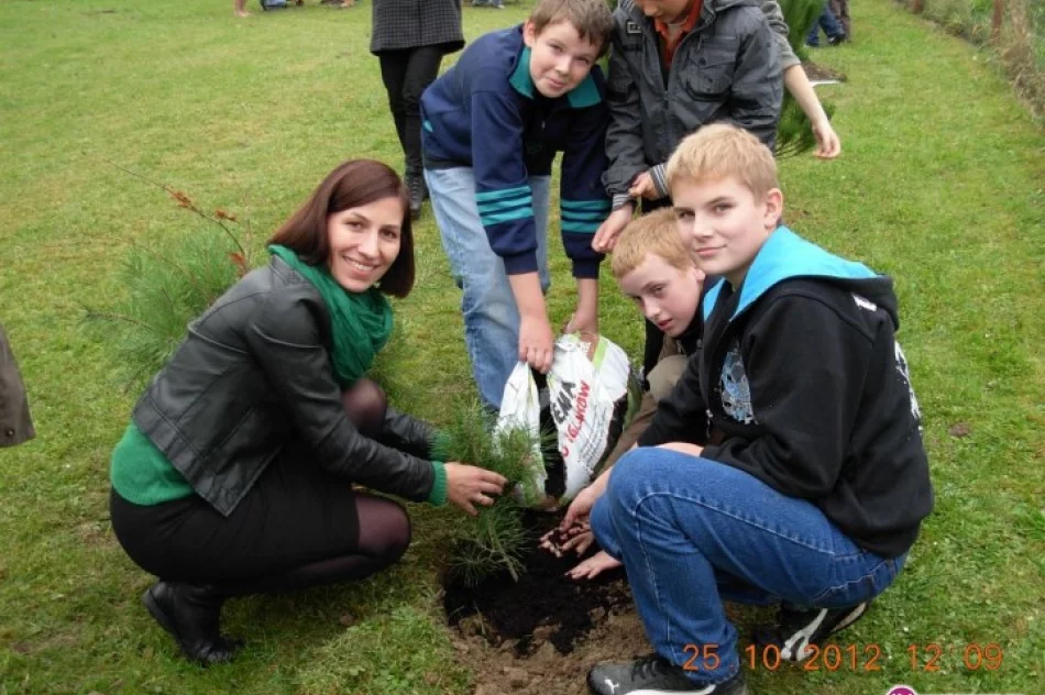 Włączyli się do akcji 'Święta drzewa' - zdjęcie 3