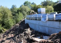 Zaawansowane prace nad stabilizacją osuwiska przy ul. Paderewskiego - zdjęcie główne