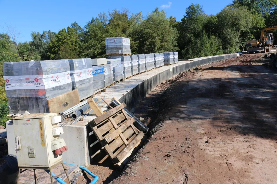 Zaawansowane prace nad stabilizacją osuwiska przy ul. Paderewskiego - zdjęcie 6