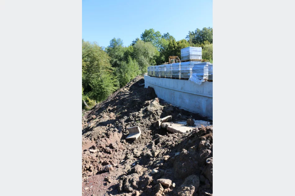 Zaawansowane prace nad stabilizacją osuwiska przy ul. Paderewskiego - zdjęcie 11