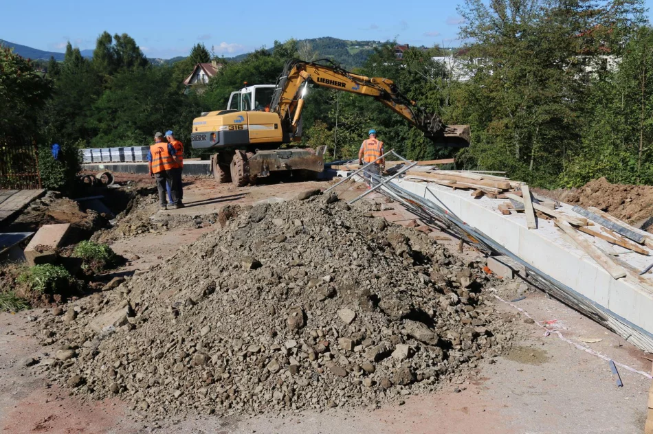 Zaawansowane prace nad stabilizacją osuwiska przy ul. Paderewskiego - zdjęcie 12