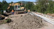 Tony betonu i stali - trwa stabilizacja osuwiska - zdjęcie 5