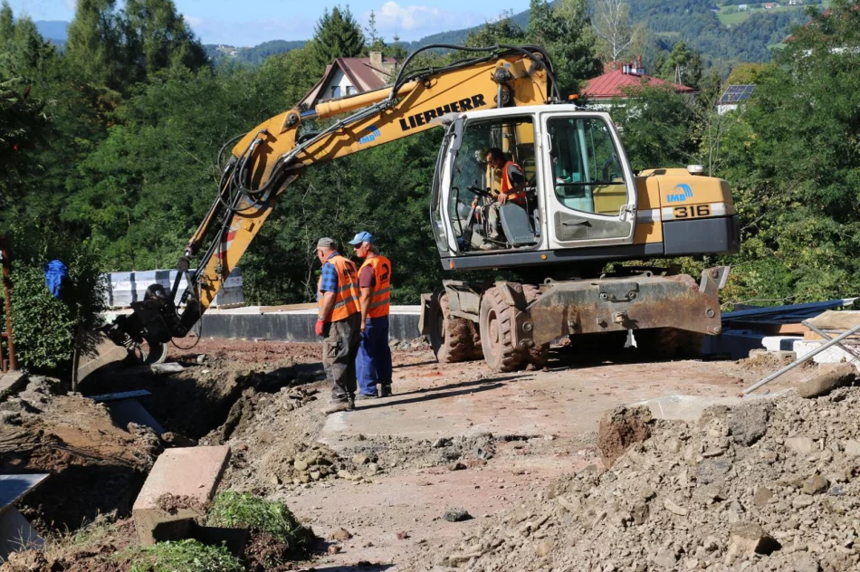 Tony betonu i stali - trwa stabilizacja osuwiska - zdjęcie 10