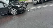 Czołowe zderzenie - osiem osób rannych w tym sześcioro dzieci - zdjęcie 2