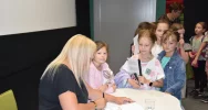 ,,Książka ósmym cudem świata” –odbyło się spotkanie autorskie z Agnieszką Frączek - zdjęcie 2