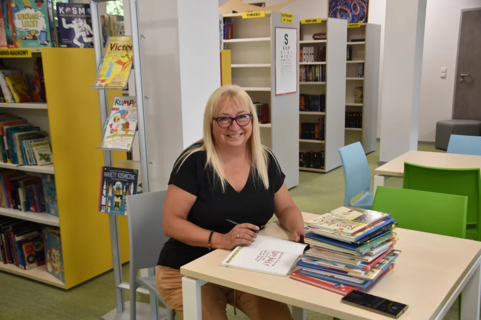 ,,Książka ósmym cudem świata” –odbyło się spotkanie autorskie z Agnieszką Frączek - zdjęcie 11