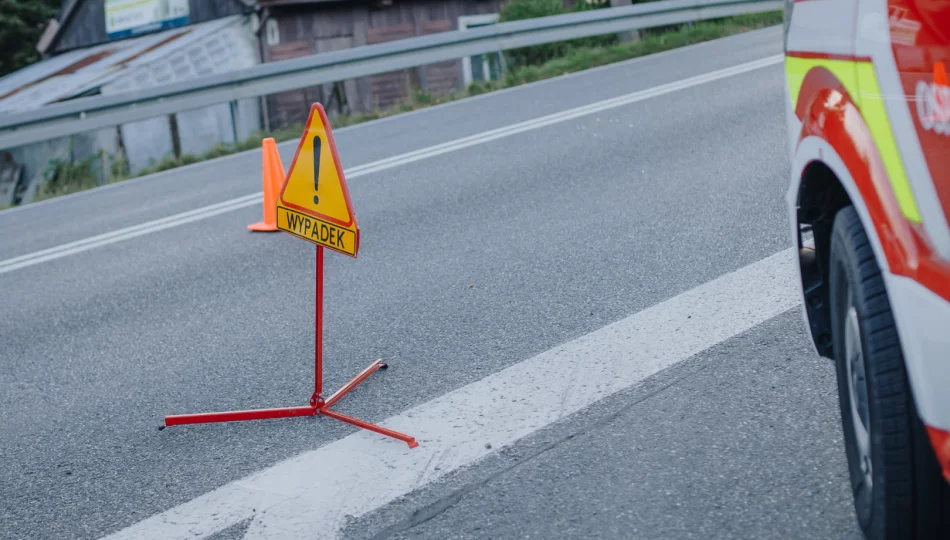 4 osoby w szpitalu po zderzeniu pojazdów - zdjęcie 1
