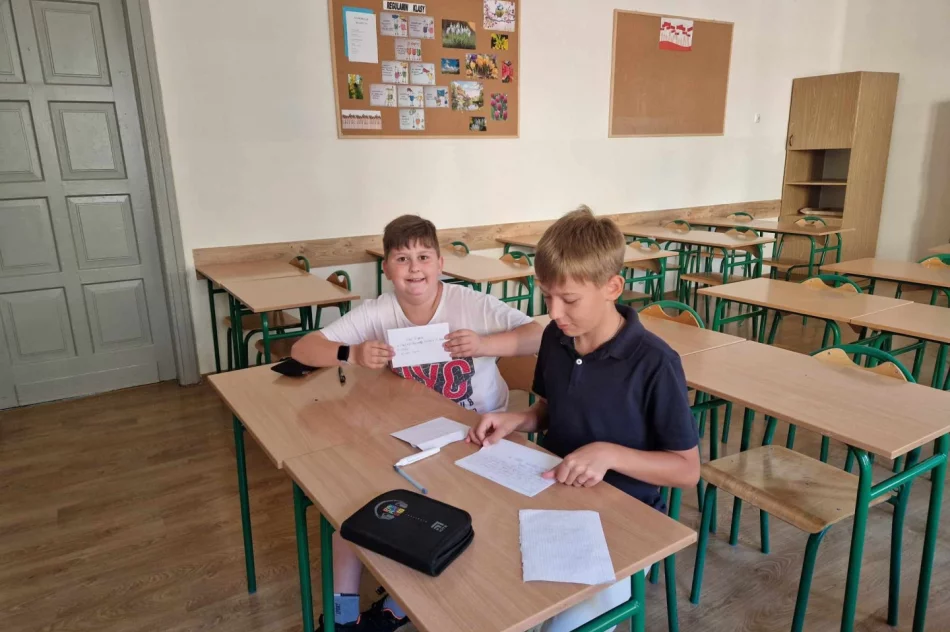 Projekt edukacyjny „Listy do bliskich, którzy zostali na Ukrainie” w SP nr 2 - zdjęcie 3