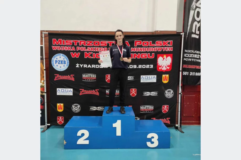 Limanowscy funkcjonariusze z medalami - zdjęcie 3