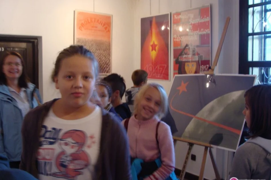 Plakat a mechanizm propagandy komunistycznej PRL - zdjęcie 3