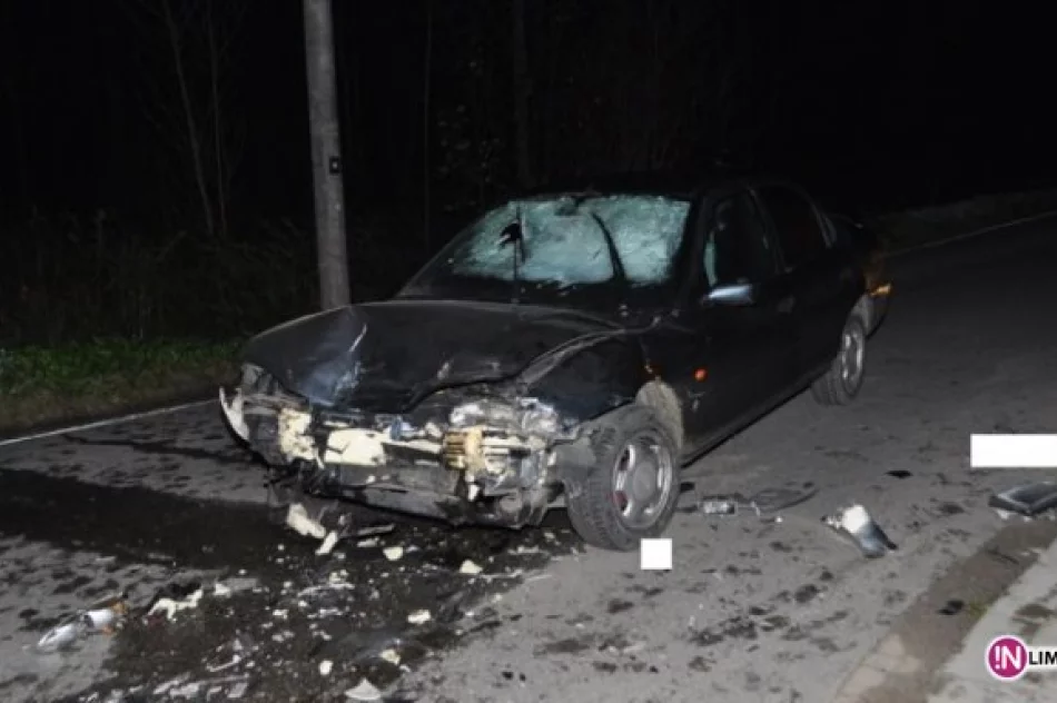 Czołowe zderzenie samochodów - zdjęcie 4