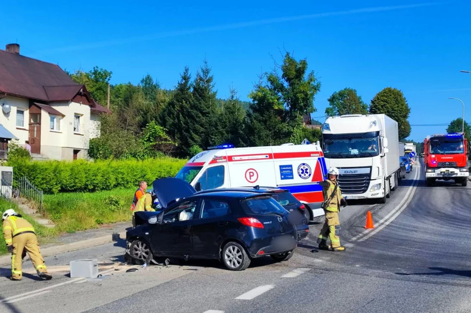 Zderzenie pojazdów na drodze krajowej  - zdjęcie 2
