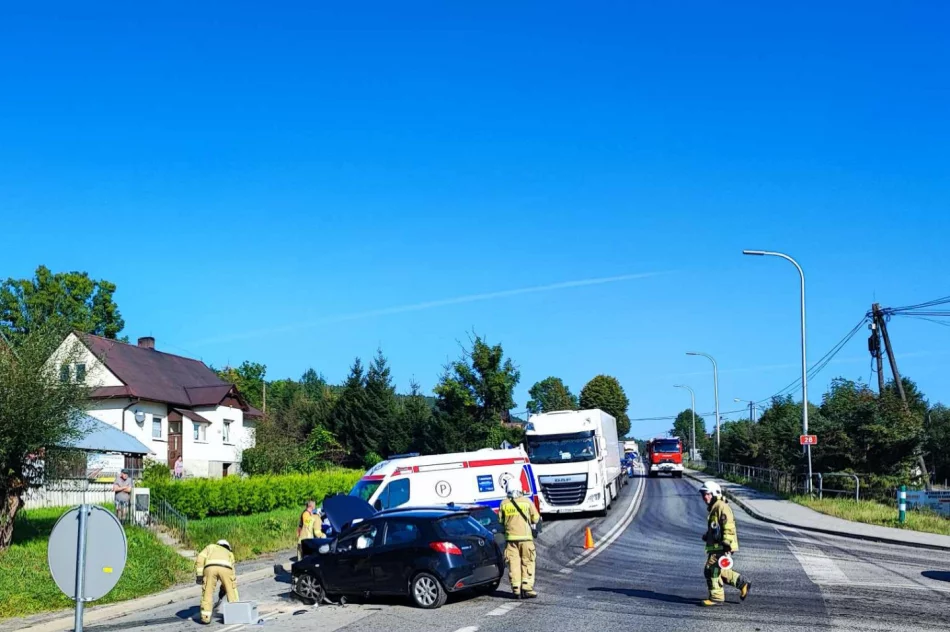 Zderzenie pojazdów na drodze krajowej  - zdjęcie 3