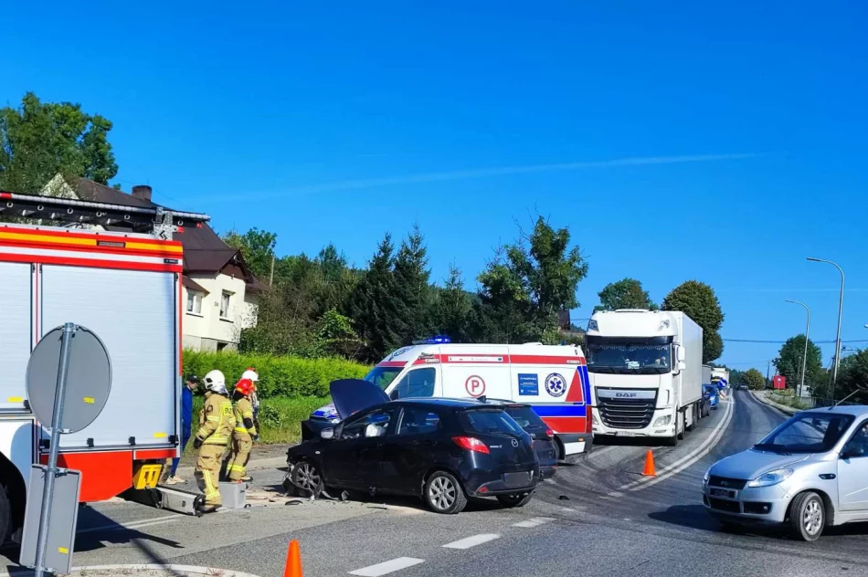 Zderzenie pojazdów na drodze krajowej  - zdjęcie 9