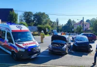 Zderzenie pojazdów na drodze krajowej  - zdjęcie główne