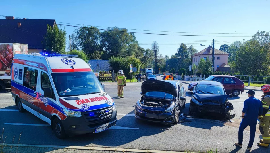 Zderzenie pojazdów na drodze krajowej  - zdjęcie 1