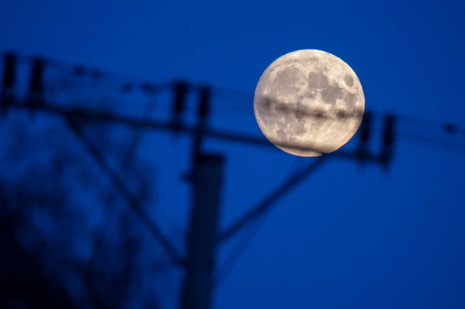 Superksiężyc zdobi niebo nad Beskidem Wyspowym: zobacz zdjęcia - zdjęcie 2