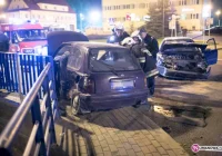 Zderzenie samochodów. Ranny pasażer - zdjęcie główne